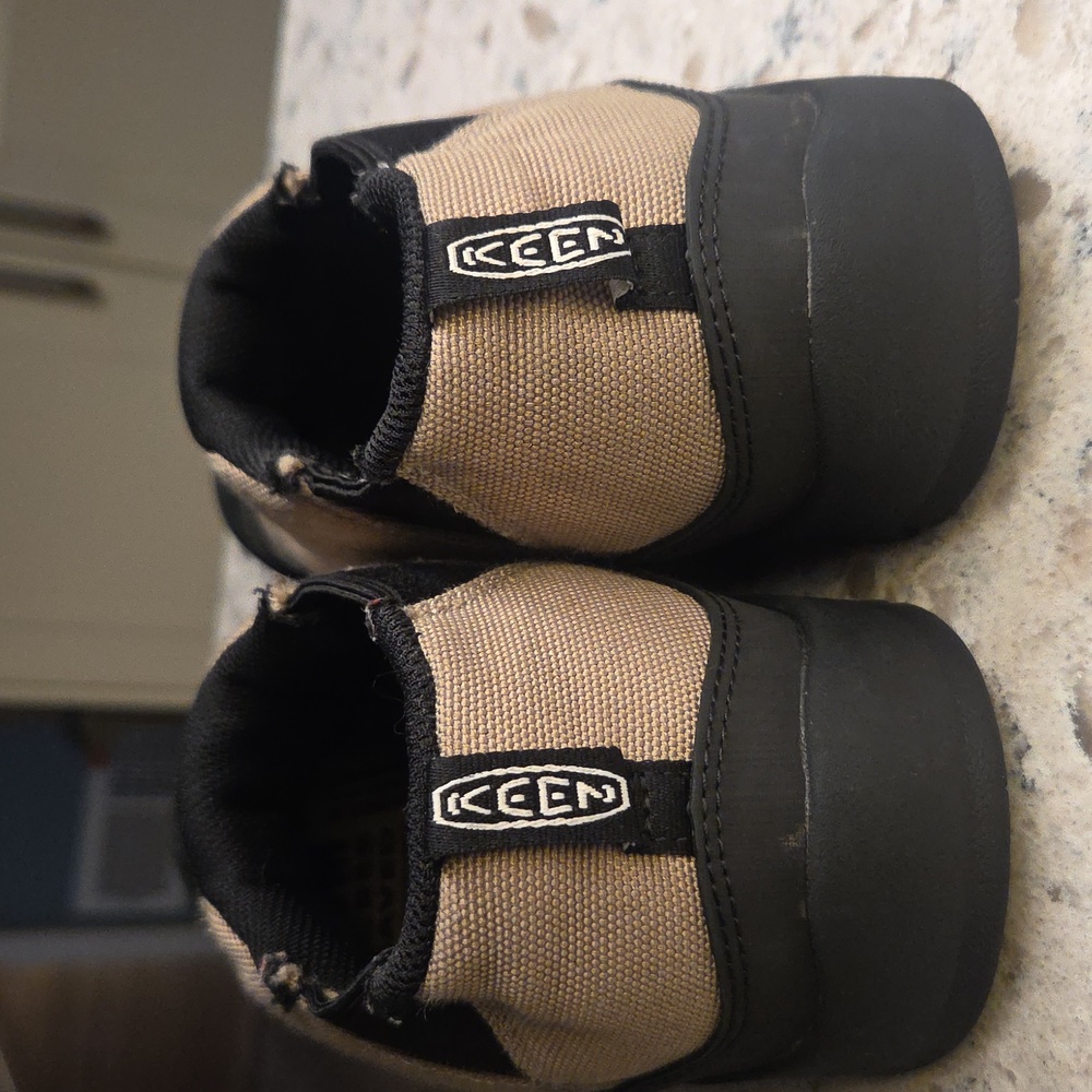 Keen Women's Tan and Black Slip-On Shoes - Picture 2 of 4